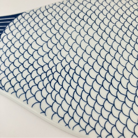 Arabia of Finland cutting board plate, fish. Design, Kaarina Aho. Year, 1950's. - Picture 6 of 10